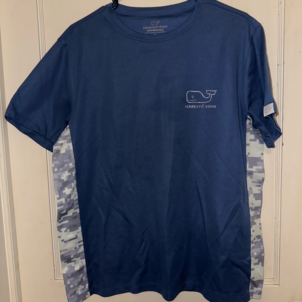 Blue M Vineyard Vines T-shirt
